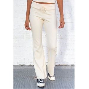 Brandy Melville Ivory Hilary Yoga Pants